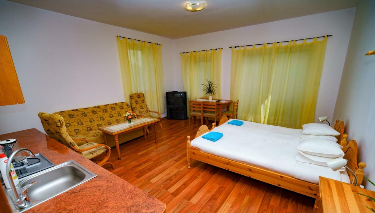 Isaan Ostrzyce Guest House Экстерьер фото